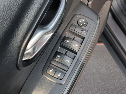 Used 2016 Jeep Cherokee Limited FWD image 9