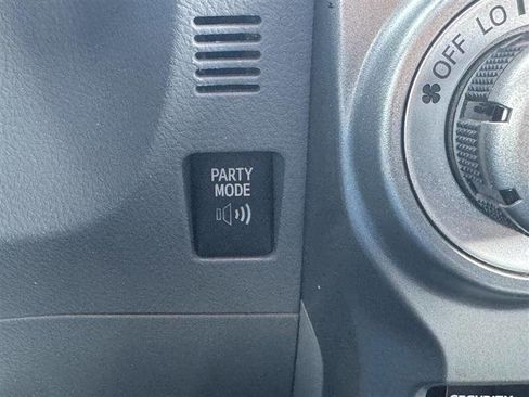 Used 2012 Toyota 4Runner SR5 image 29