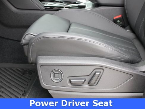 Used 2025 Audi Q5 Prestige image 3