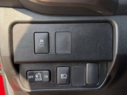 Used 2022 Toyota Tacoma SR5 RWD image 23