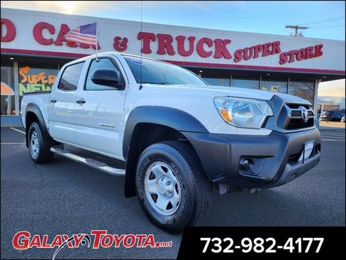 Used 2015 Toyota Tacoma PreRunner image 1