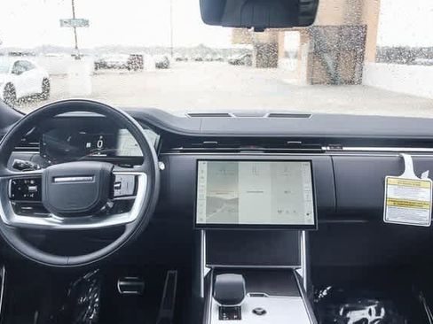 New 2025 Land Rover Range Rover SE image 10