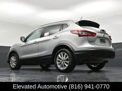 Used 2021 Nissan Rogue Sport SV AWD/4WD image 28