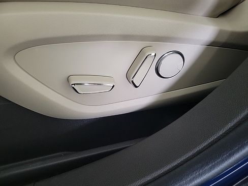 Used 2019 Lincoln Nautilus Reserve image 19