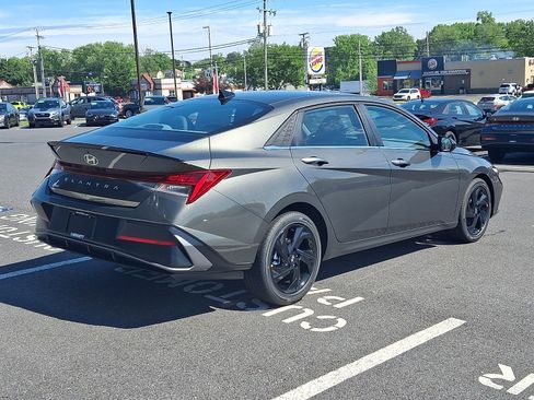 New 2026 Hyundai Elantra SEL Sport FWD image 5