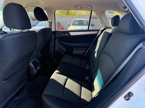 Used 2018 Subaru Outback 2.5i Premium image 10