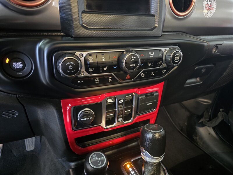 Used 2020 Jeep Gladiator Sport w/ Quick Order Package 24S AWD/4WD image 28