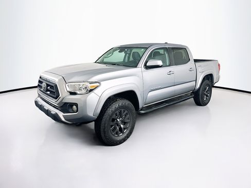 Used 2021 Toyota Tacoma SR5 image 3
