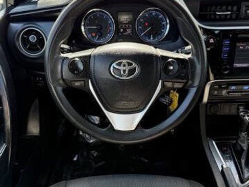 Used 2019 Toyota Corolla LE image 14