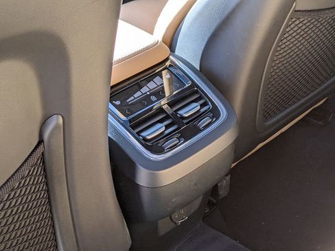 Certified 2025 Volvo XC60 B5 Ultra w/ Protection Package Premier image 24