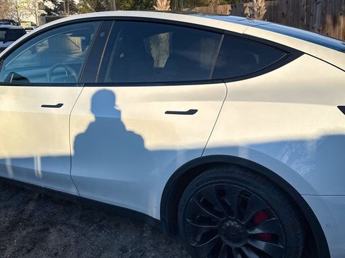 Used 2022 Tesla Model Y Performance image 7