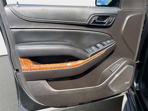 Used 2016 Chevrolet Suburban LTZ image 15