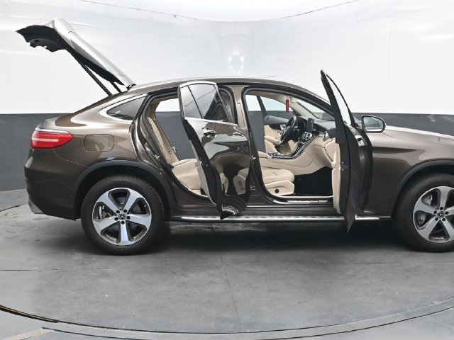 Used 2017 Mercedes-Benz GLC 300 4MATIC Coupe image 60