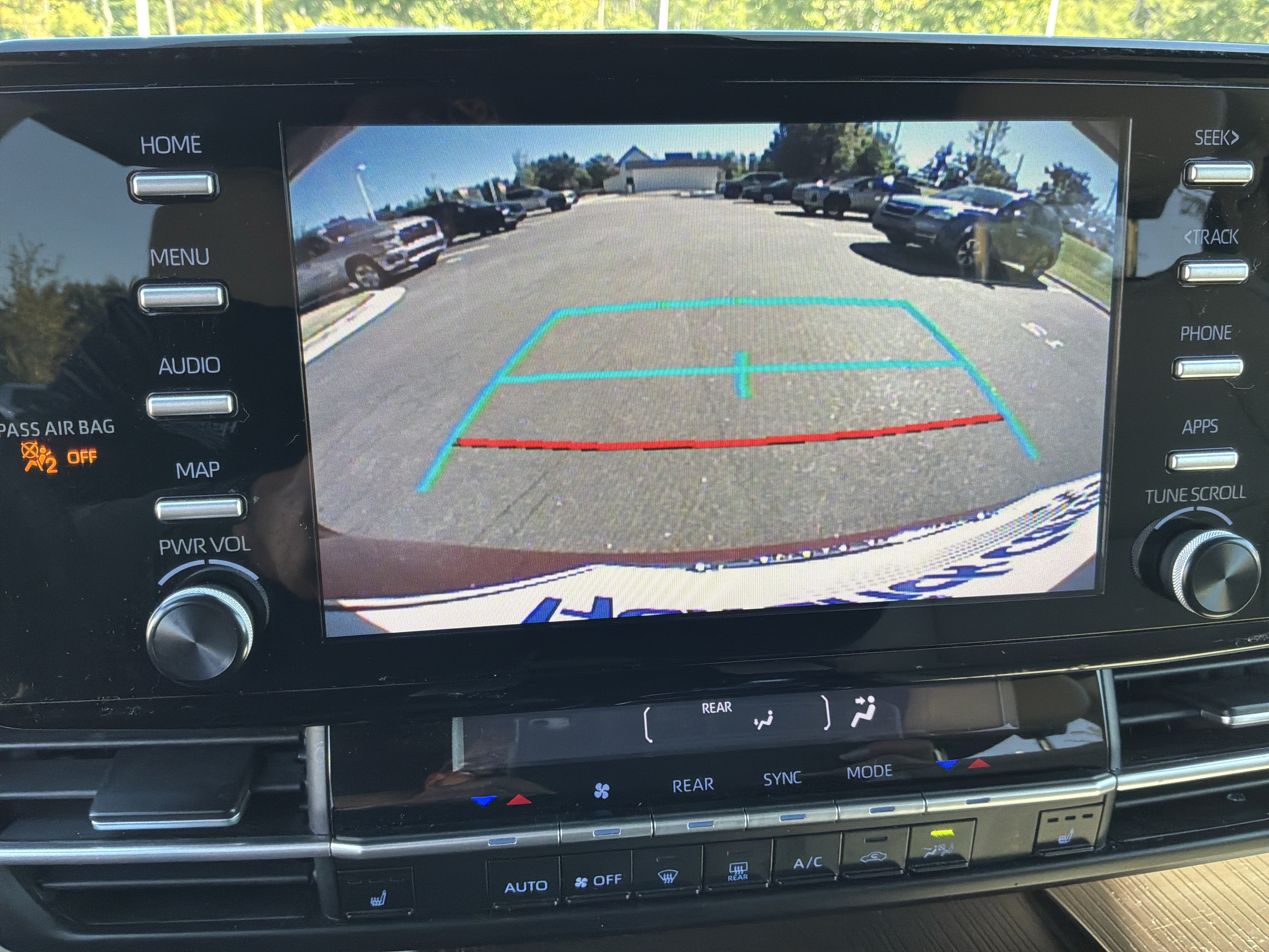 Used 2021 Toyota Sienna XLE FWD image 25