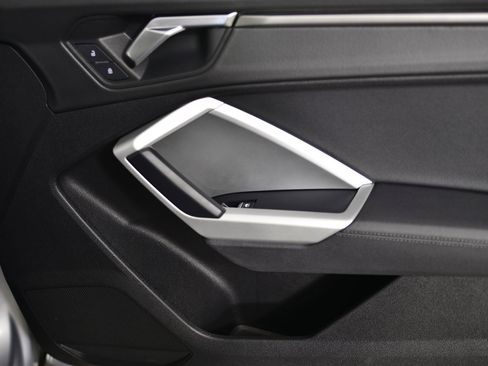 Certified 2022 Audi Q3 2.0T Premium w/ Convenience Package image 9