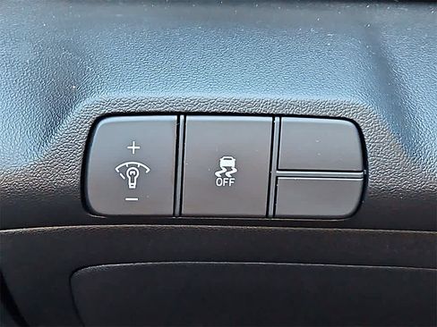 Used 2024 Hyundai Elantra SEL w/ Convenience Package image 25