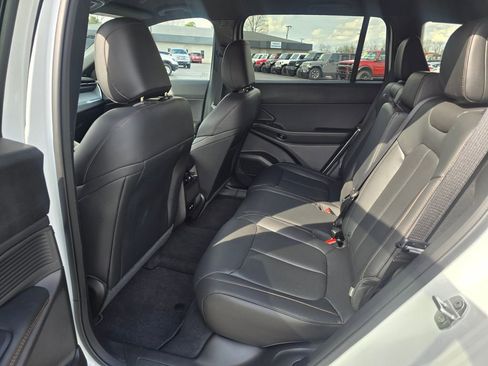 Used 2026 Jeep Cherokee Limited image 10