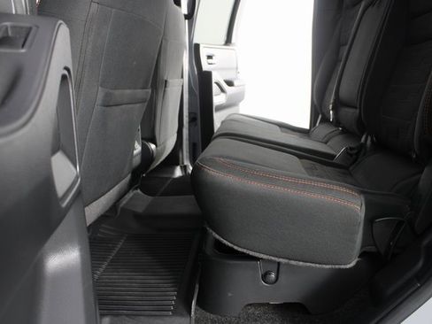 Used 2022 Nissan Frontier PRO-4X image 16