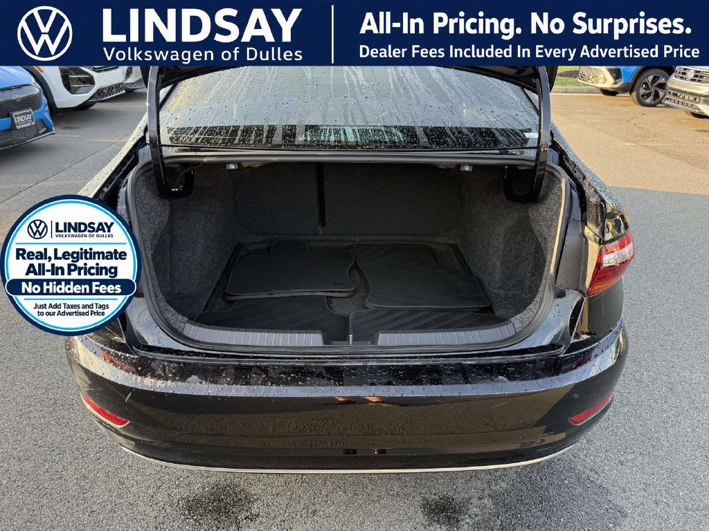 Used 2019 Volkswagen Jetta SEL w/ Cold Weather Package FWD image 13