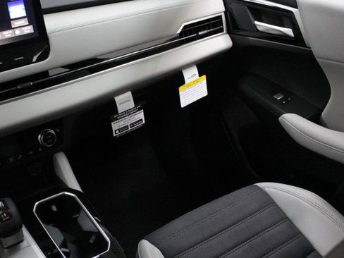 New 2026 Mitsubishi Outlander SE image 22