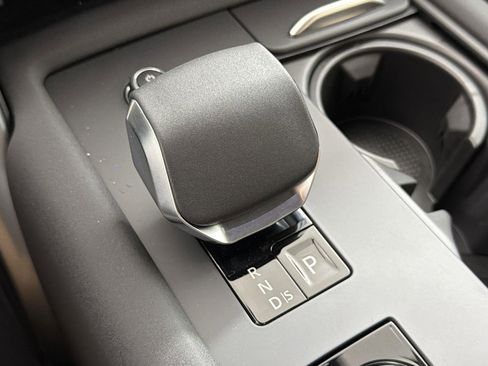 New 2026 Land Rover Discovery Limited Edition image 15