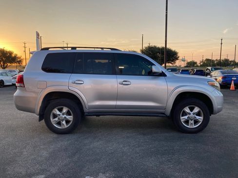 Used 2010 Toyota Land Cruiser AWD/4WD image 4