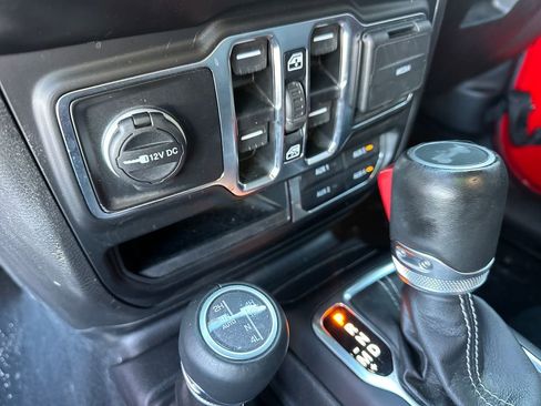 Used 2022 Jeep Wrangler Unlimited Sahara w/ Cold Weather Group image 23