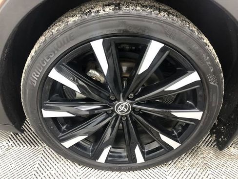 Used 2023 Toyota Crown Platinum image 28