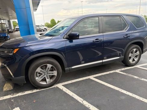 Used 2025 Honda Pilot EX-L image 9