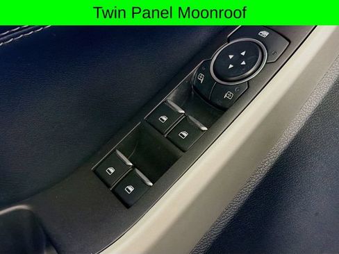 Used 2023 Ford Explorer XLT w/ Equipment Group 202A AWD/4WD image 24