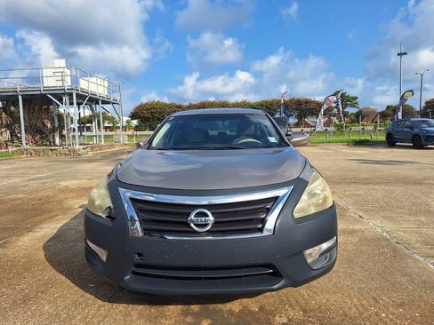 Used 2015 Nissan Altima 2.5 S w/ Power Driver Seat Package FWD image 2