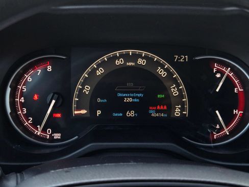 Certified 2025 Toyota RAV4 XLE FWD image 21