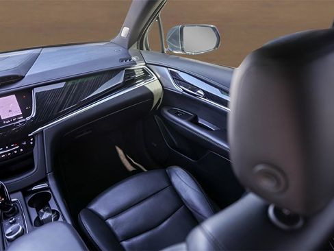 Used 2023 Cadillac XT6 Premium Luxury image 30