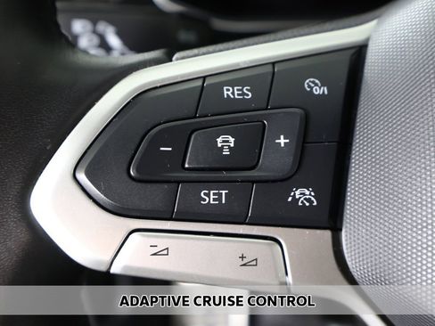 Used 2025 Volkswagen Jetta Sport image 3