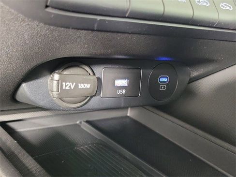 Used 2025 Hyundai Elantra Sport image 26