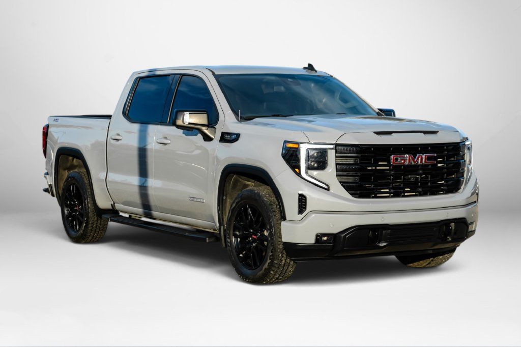 Used 2024 GMC Sierra 1500 Elevation w/ Elevation Premium Package AWD/4WD image 4
