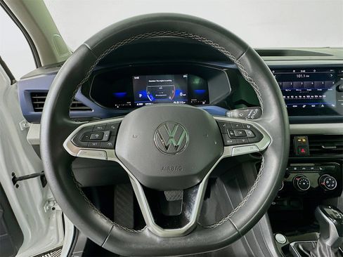 Used 2023 Volkswagen Taos SE image 11