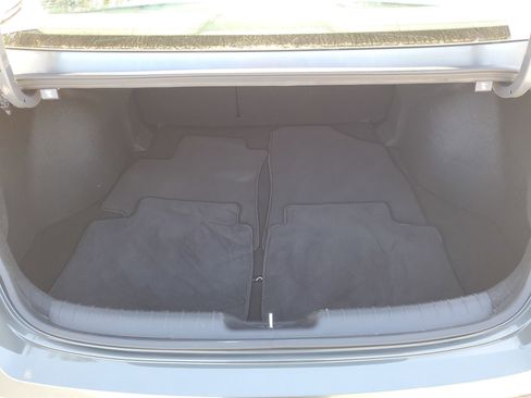 Used 2024 Hyundai Elantra Limited image 13