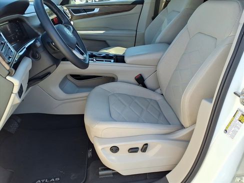 Used 2024 Volkswagen Atlas SE image 15