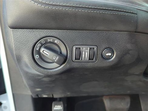 Used 2023 Dodge Challenger GT w/ Plus Package image 9