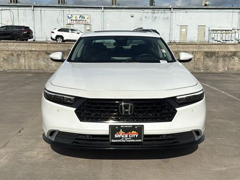 Used 2023 Honda Accord Touring image 2