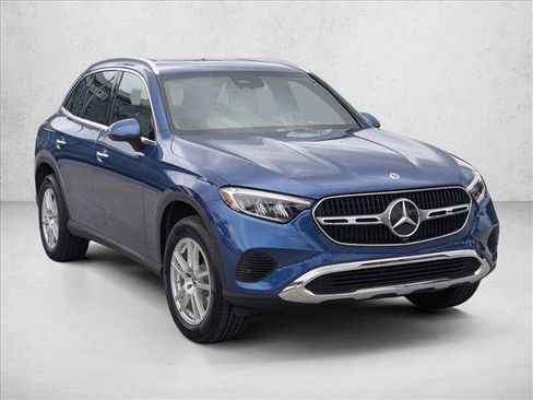 Used 2023 Mercedes-Benz GLC 300 image 3