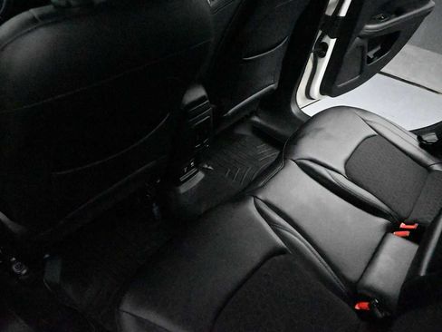 Used 2017 Jeep Compass Latitude w/ Popular Equipment Group AWD/4WD image 24
