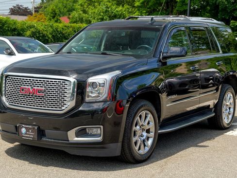 Used 2017 GMC Yukon Denali w/ Open Road Package AWD/4WD image 3