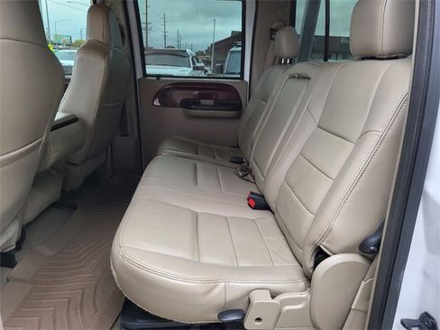 Used 2006 Ford F350 4x4 Crew Cab DRW Super Duty image 5