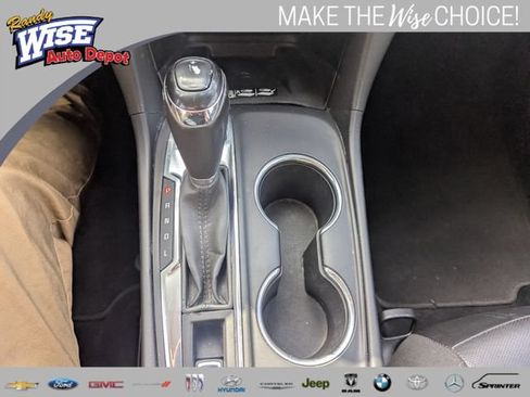 Used 2019 Chevrolet Equinox Premier w/ LPO, Cargo Package AWD/4WD image 16