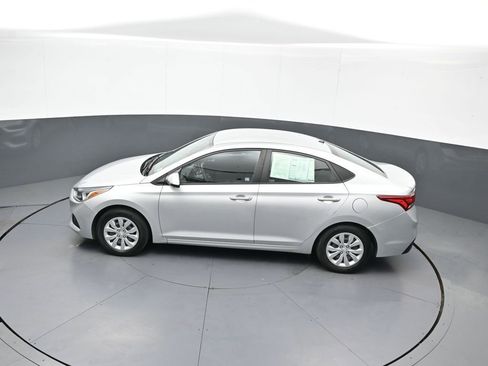 Certified 2021 Hyundai Accent SE FWD image 40