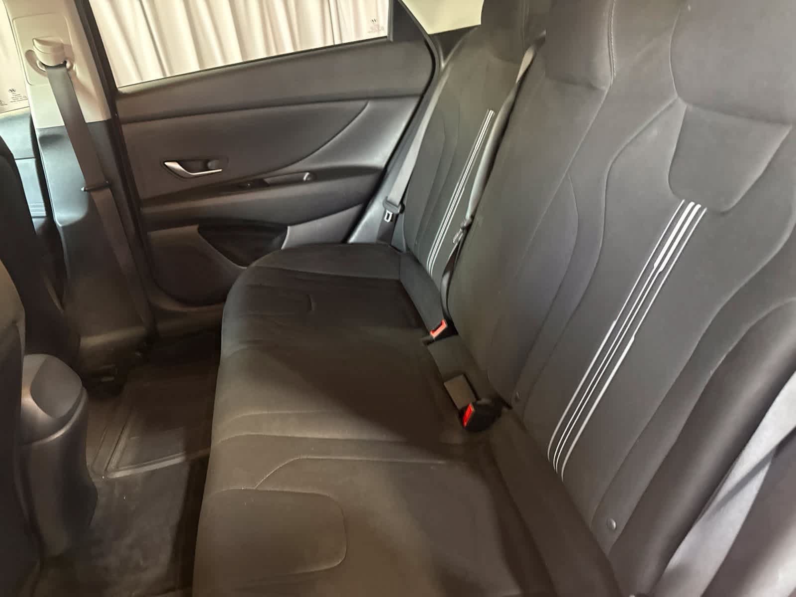 Used 2022 Hyundai Elantra SEL FWD image 16