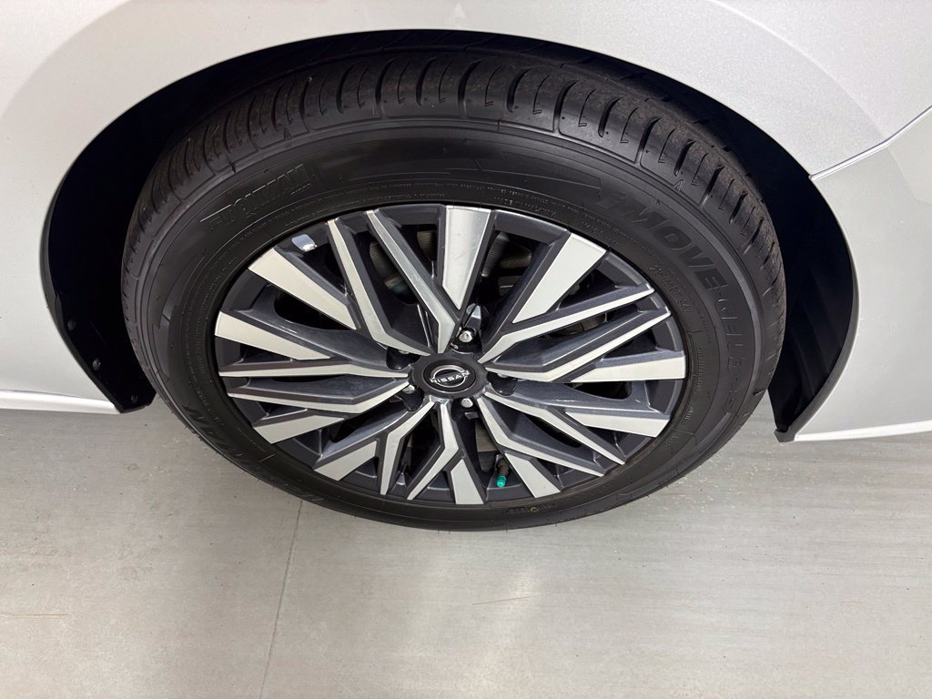 Used 2024 Nissan Altima 2.5 SV FWD image 10