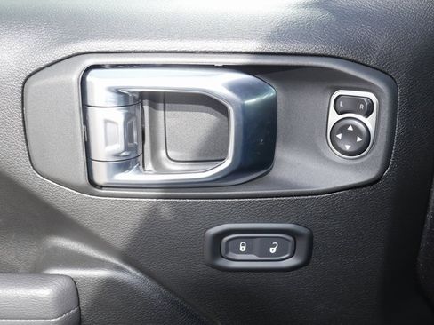 New 2025 Jeep Gladiator Sport image 13